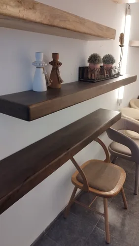 מדפי מנגו פרימיום – מדף עץ גושני במראה מרחף במגוון גדלים