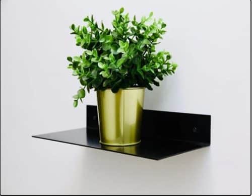 מדף ברזל שחור חלק